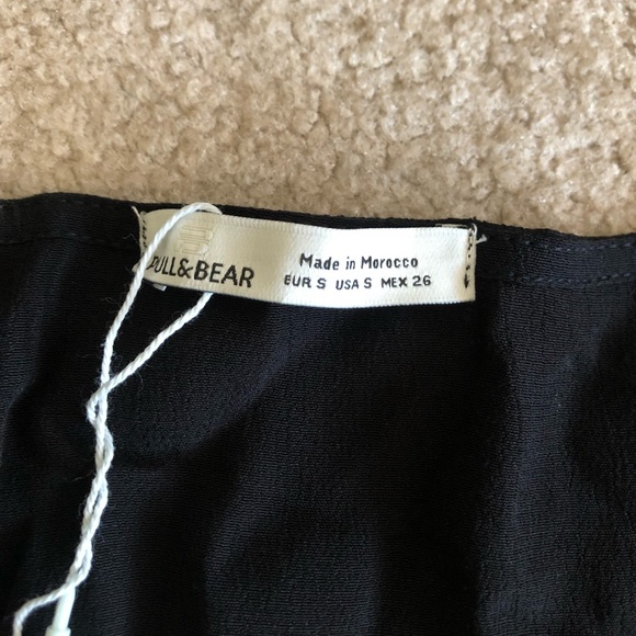 Pull&Bear blouse in black. Size Small. - Picture 7 of 13